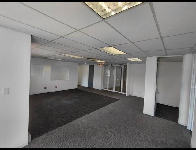 1,101M² OFFICE TO LET IN BRYANSTON